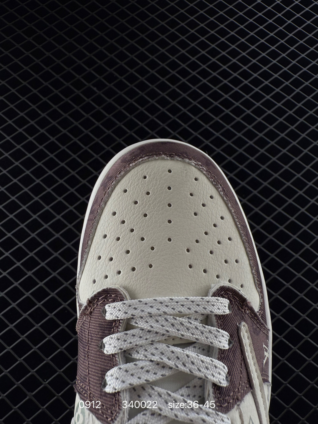 Travis Scott x Air Jordan 1 ” Reverse Mocha “